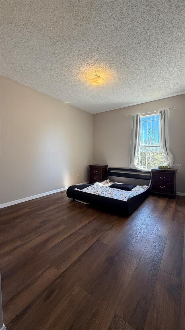 Building Photo - 2661 Plumberry Ave