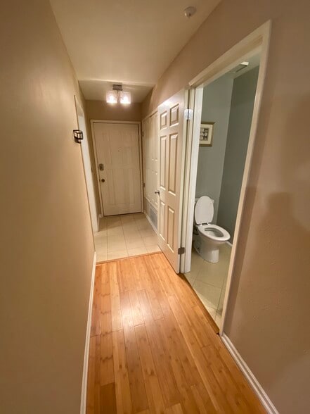 Building Photo - 2625 Oak Rd