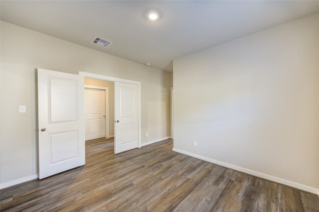 Building Photo - 6219 Lost Rdg Ln