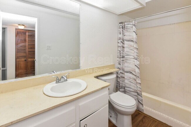 Building Photo - 1155 Kenwal Rd