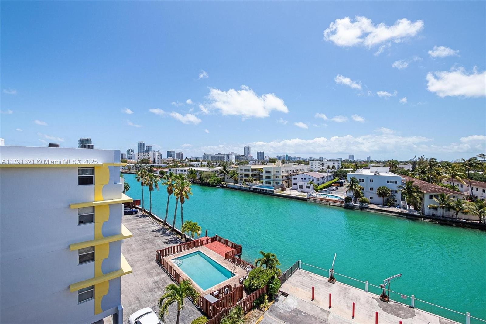 Building Photo - 110 S Shore Dr