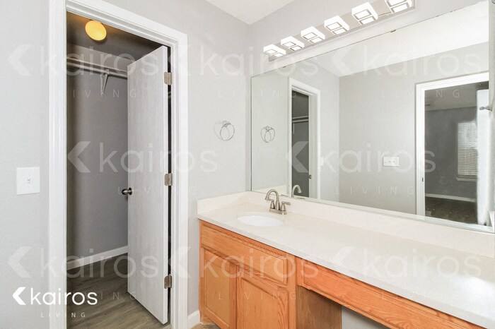 Building Photo - 5005 Capulin Ln