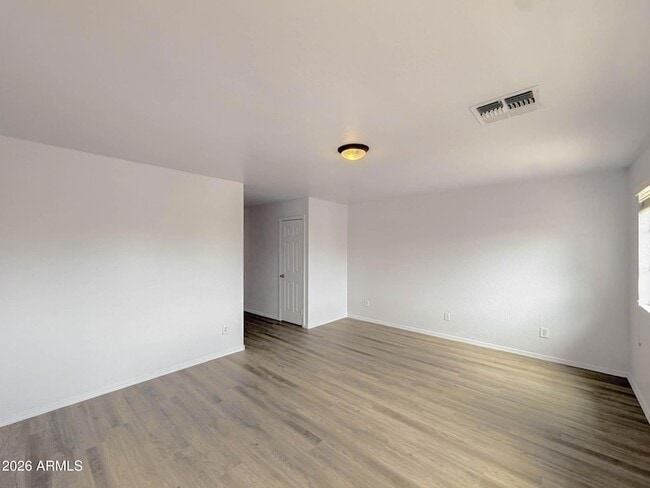 Building Photo - 5216 W Albeniz Pl