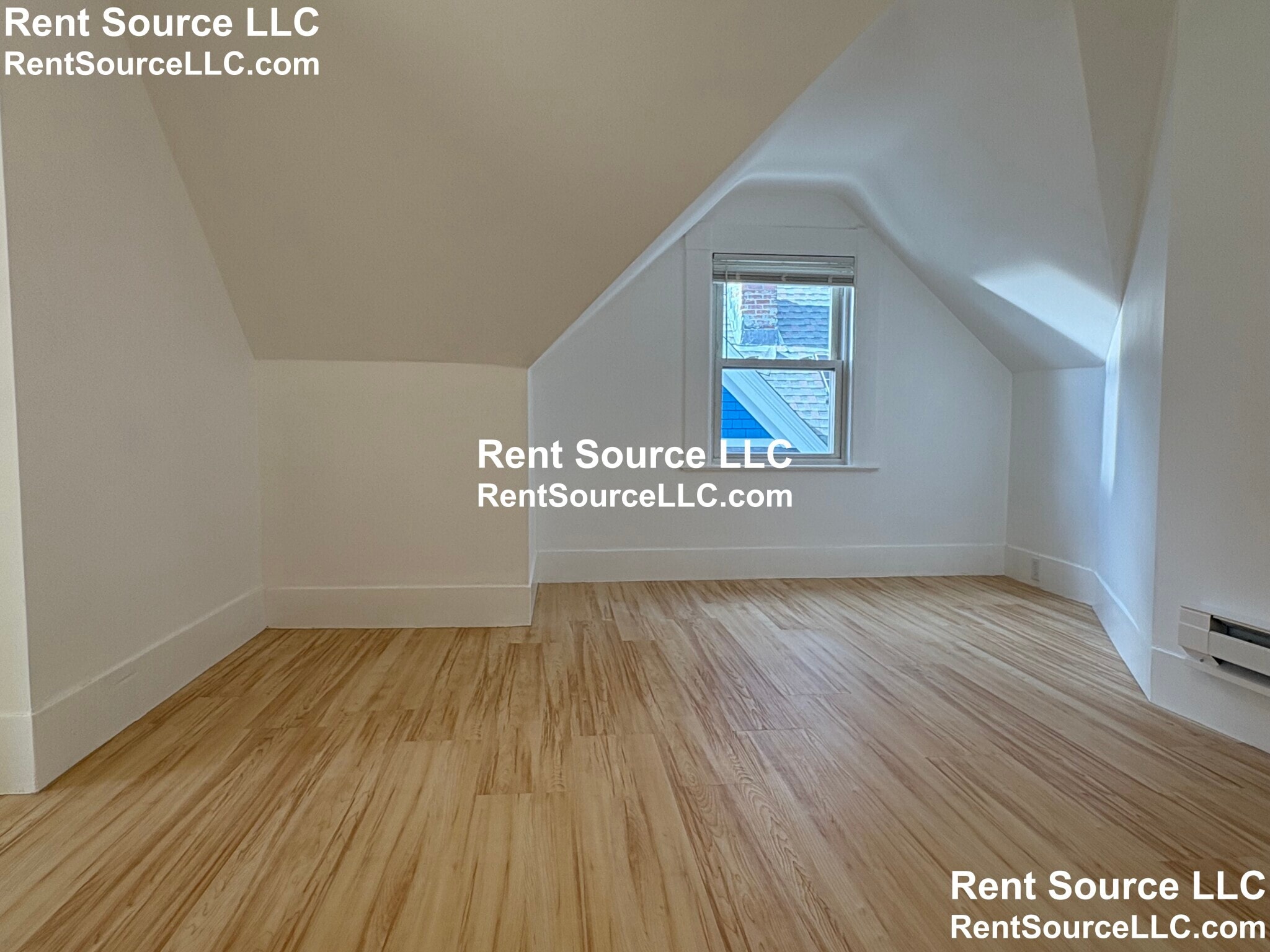 Building Photo - 9-11 Knapp St. Unit 3