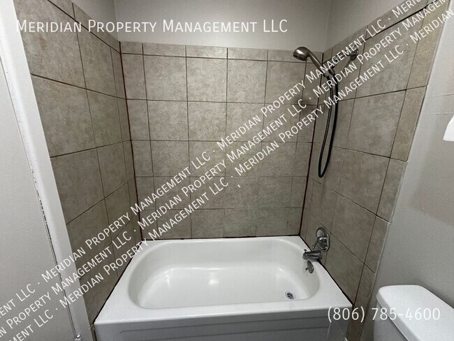 Building Photo - 2003 32nd-A