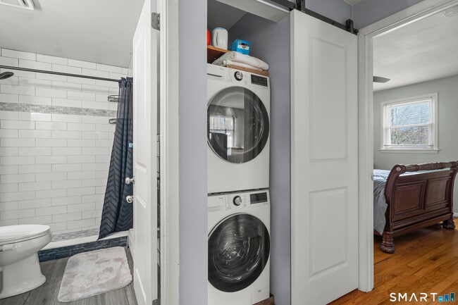 Building Photo - 77 Basswood Dr