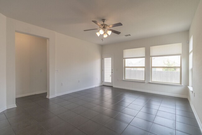 Building Photo - 909 Durness Dr