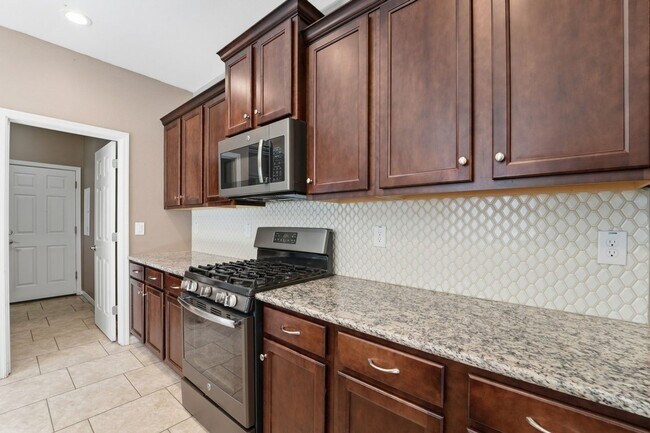 Building Photo - Ironwood Crossing Gem! 3 Bed + Den, Open Layout & Resort Amenities