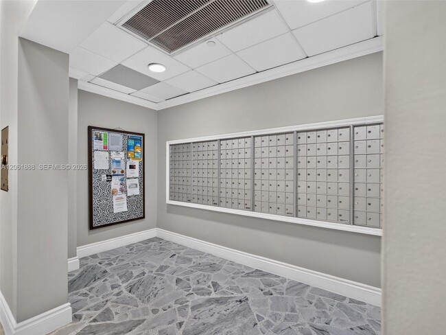 Building Photo - 2501 S Ocean Dr