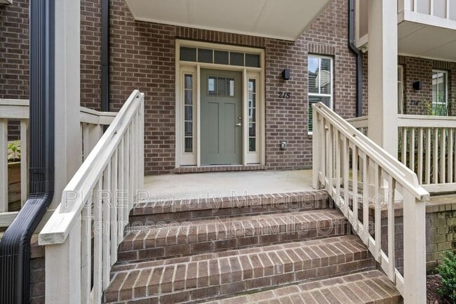Building Photo - 215 Porter Village Cir