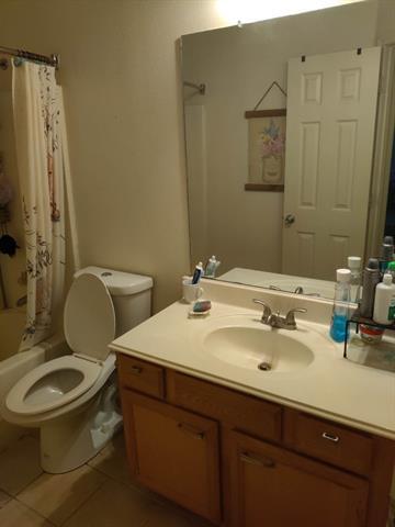 Building Photo - 2209 Spruce Cir