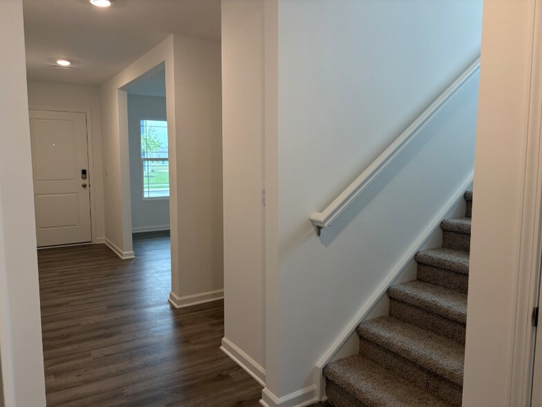 Building Photo - 3315 Godby St