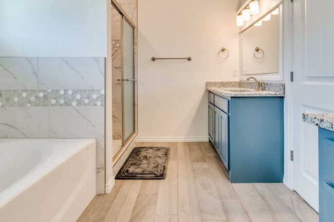 Building Photo - 3 Bed, 2 Bath Home with Bonus Office and  ...
