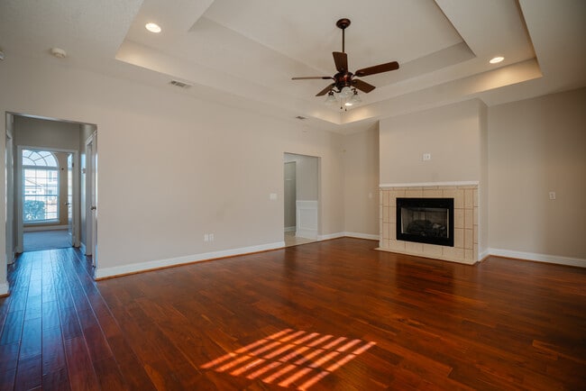 Building Photo - 59 Forest St NE