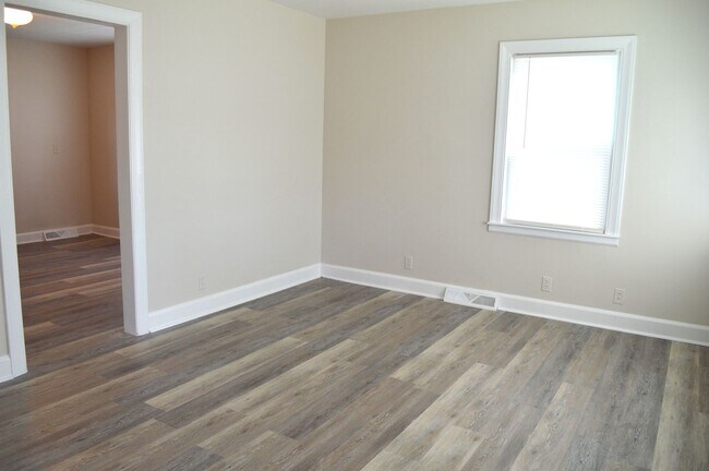 Building Photo - 724 Maupin Ave