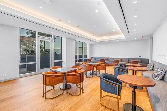 Building Photo - 400 Central Ave