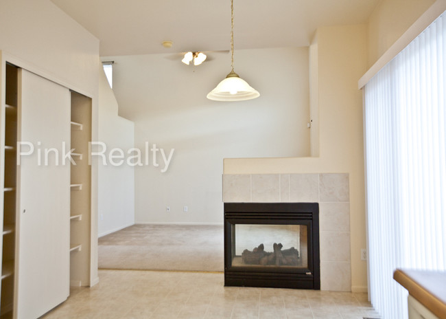 Building Photo - Gorgeous home in Stetson Hills