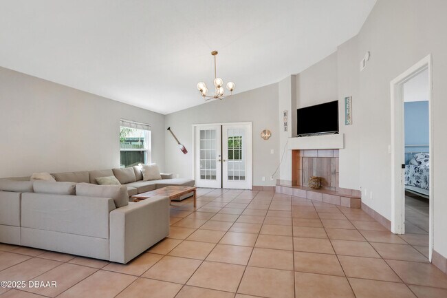 Building Photo - 44 Capistrano Dr