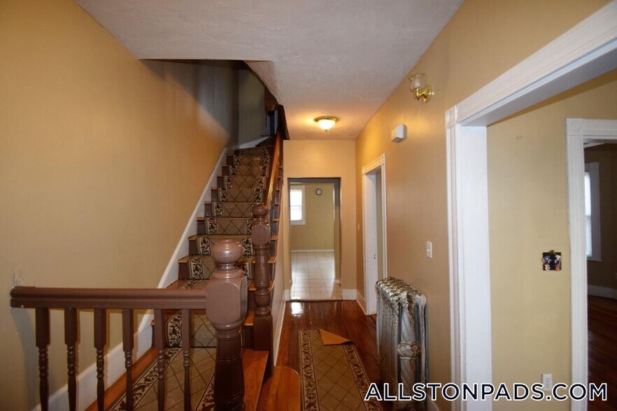 Building Photo - 6 Haskell St