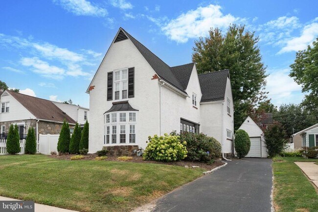 Building Photo - 504 Gainsboro Rd