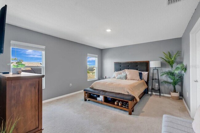 Building Photo - 4894 Knoll Ln