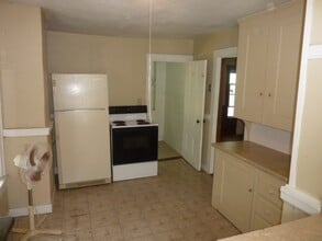 Building Photo - 169 Main St