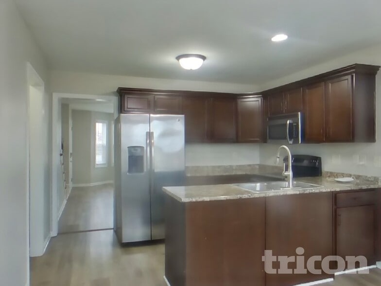 Building Photo - 1033 Dwight Eisenhower Way