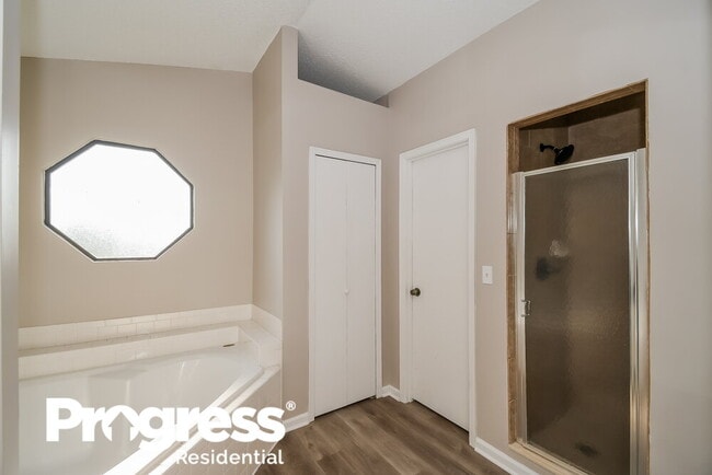 Building Photo - 8155 Pineverde Ln