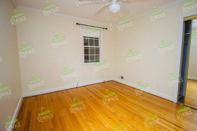 Building Photo - Pre-lease charming 3 bed 1.5 bath in Shandon!