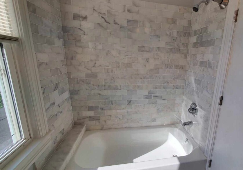 Bathroom - 54 W Chester St