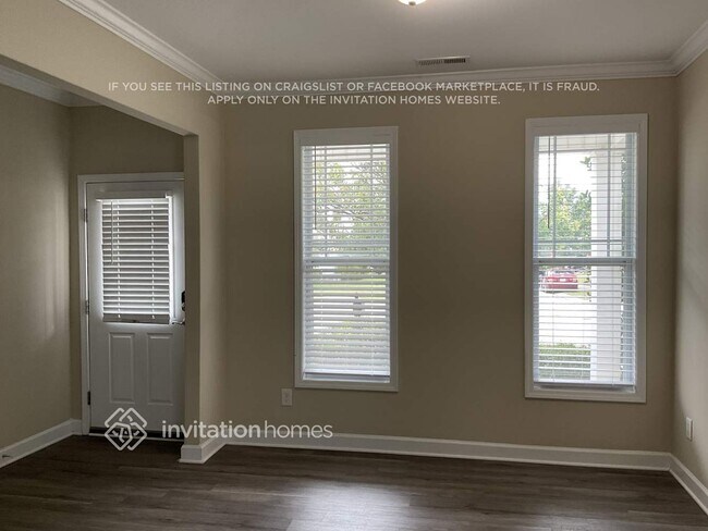 Building Photo - 600 Hadlow St