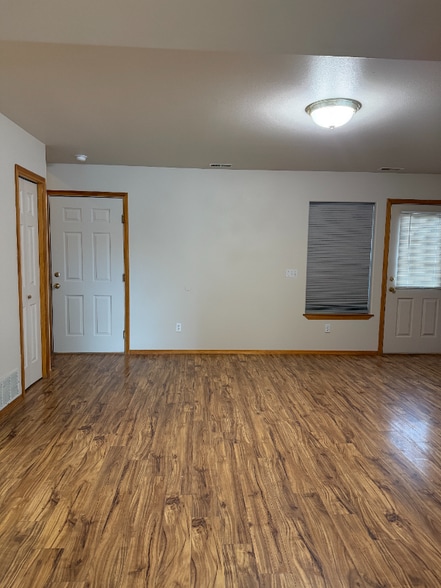 Building Photo - 1979 Greatview Dr