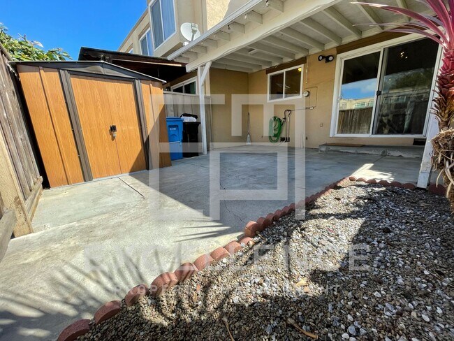 Building Photo - Great 2/1.5 With Parking, Patio, Washer and Dryer, Minutes to Levi Stadium and Much More!