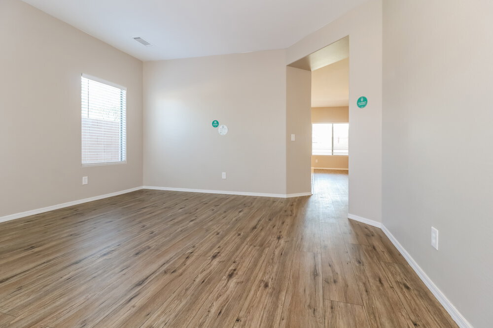 Building Photo - 25571 W St James Ave