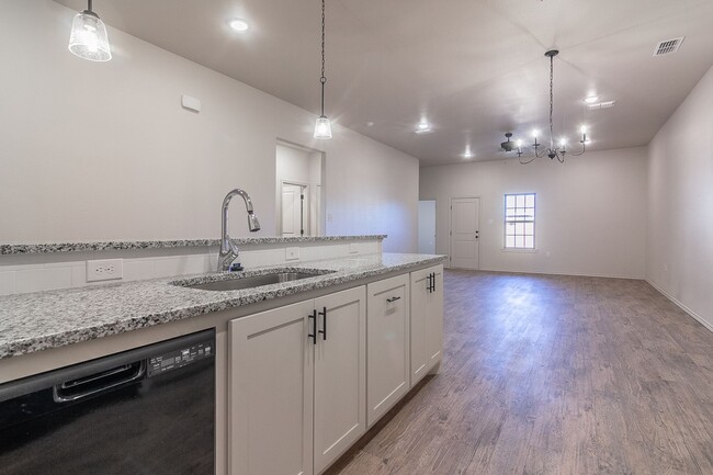 Building Photo - Townhome in NW Lubbock