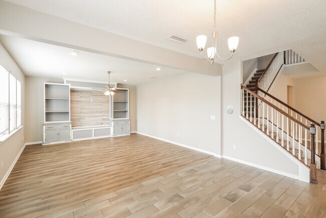 Building Photo - 3343 Spring Valley Ct