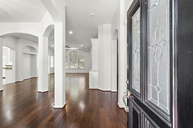 Building Photo - 23202 Sawleaf Cir