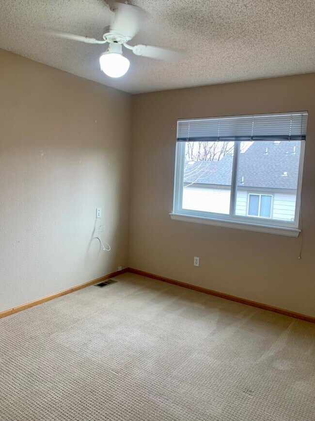 Building Photo - 7154 S Acoma Way