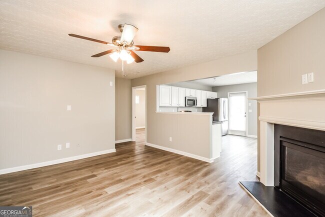Building Photo - 593 Arrowhead Dr