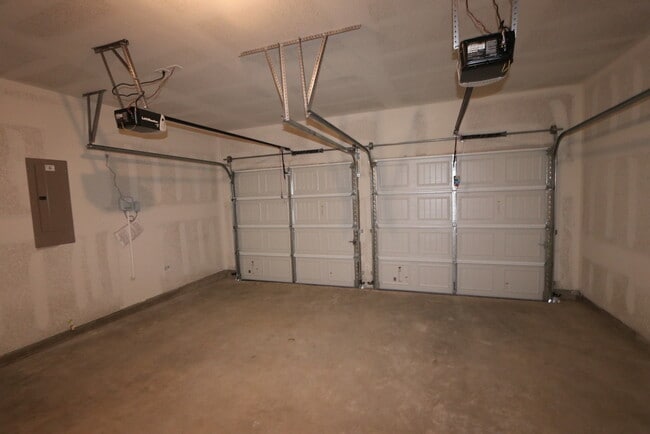 Building Photo - 5491 Mourning Dove Dr