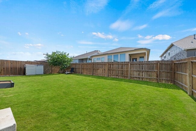 Building Photo - 1020 Highland Vista