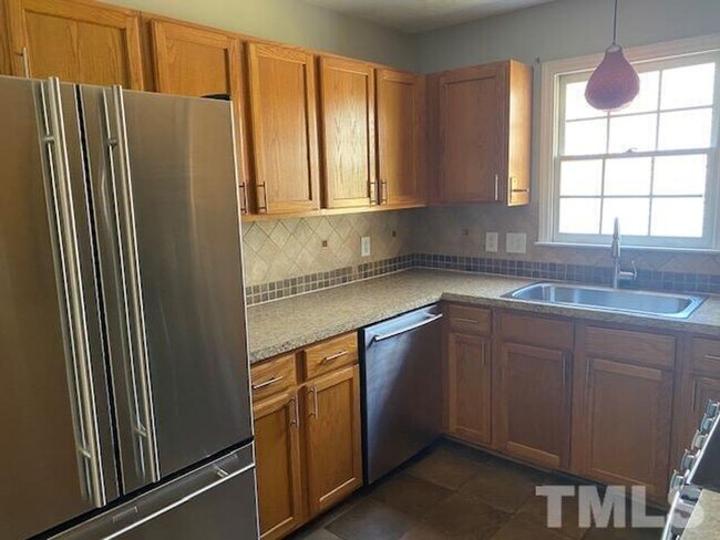 Building Photo - 2813 Isabella Dr