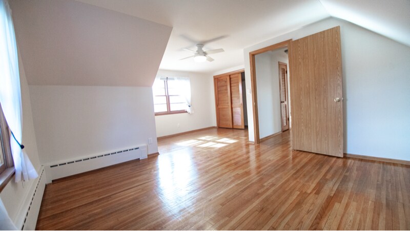 Building Photo - 1402 Summit Ave