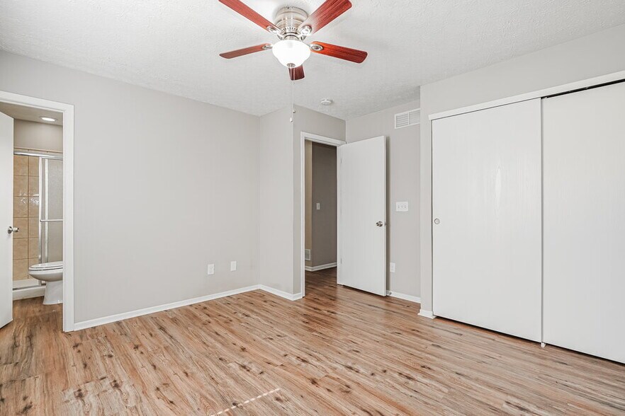 Building Photo - 794 Wallinger Dr