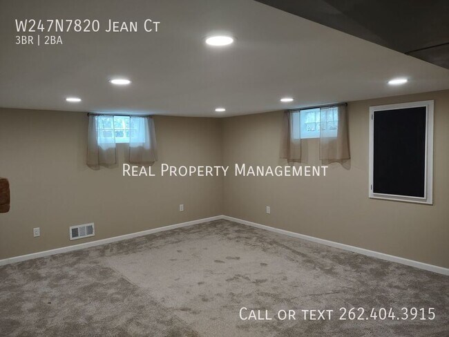 Building Photo - W247N7820 Jean Ct
