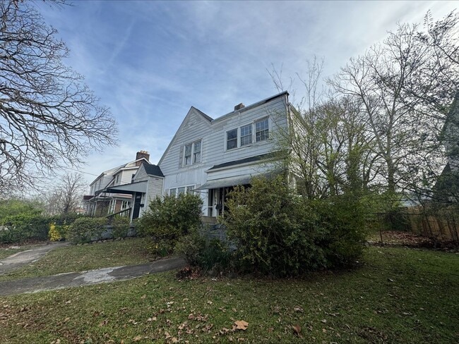 Building Photo - Affordable Upstairs Apartment – Housing Vouchers Welcome!