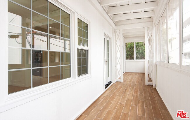 Building Photo - 422 Smithwood Dr