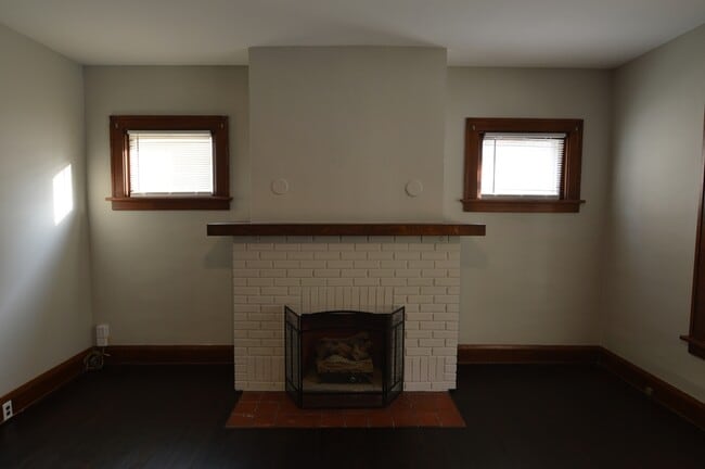 Building Photo - 1533 Spring Garden Ave