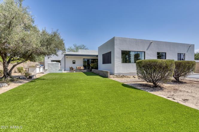 Building Photo - 4042 E Saint Joseph Way