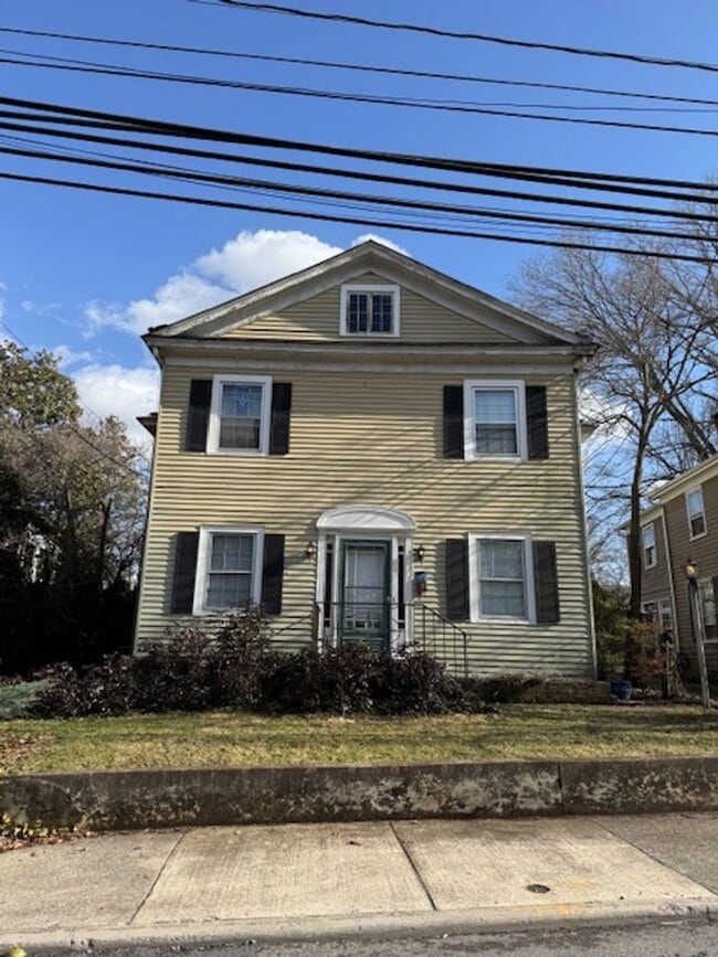 Building Photo - 306 S Jefferson St